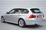 BMW 320i Touring+Automatik+PDC+Tempomat+31.100KM - BMW aus 2011: Kombi