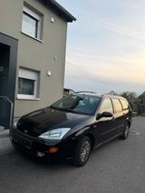 Ford  focus - Ford Focus aus 2000: Kombi