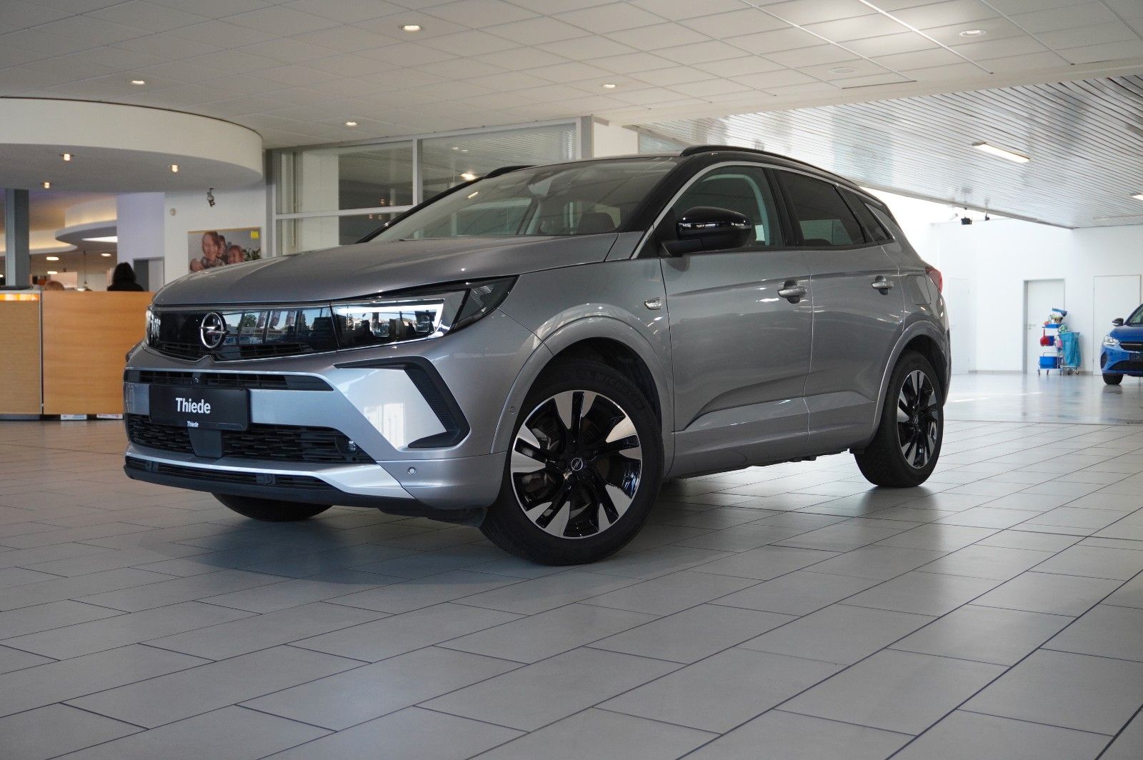Fahrzeugabbildung Opel Grandland (X) ULTIMATE 4HYBRID NAVI/LED/SPORT/SH