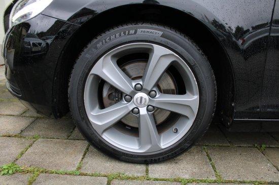 Volvo V40 T2 Momentum  LED Navigation Klimaautomatik P