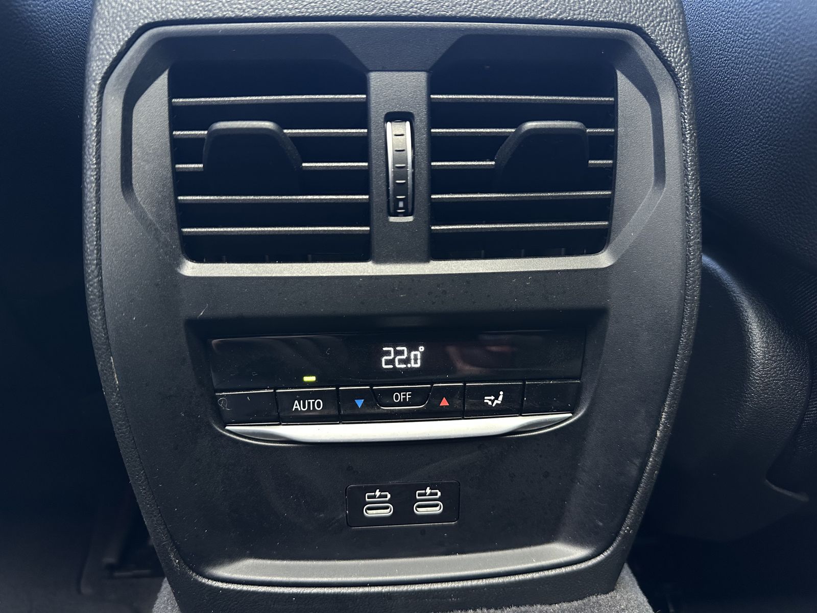Fahrzeugabbildung BMW 330d Touring xDrive M-Sport NAV+LED+PANO+KAM+1HD