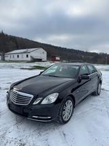 Mercedes-Benz E 250 BlueEFFICIENCY ELEGANCE ELEGANCE - Mercedes-Benz E 250: Elegance