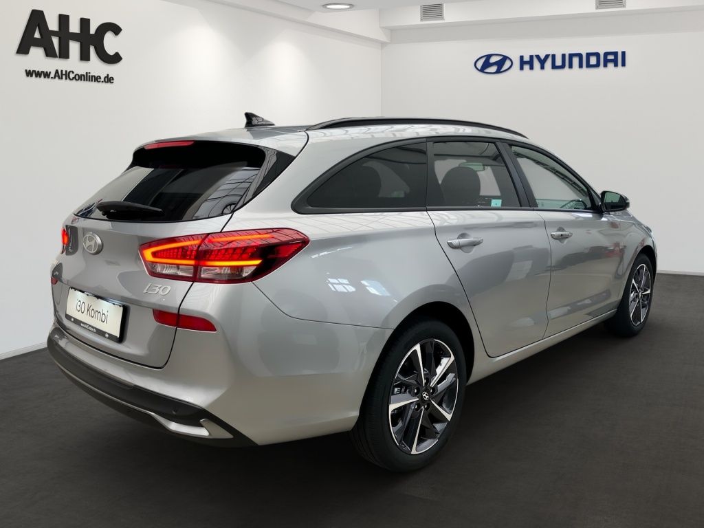 Fahrzeugabbildung Hyundai i30 Kombi 1.6 T-GDI Trend AUT SpurH