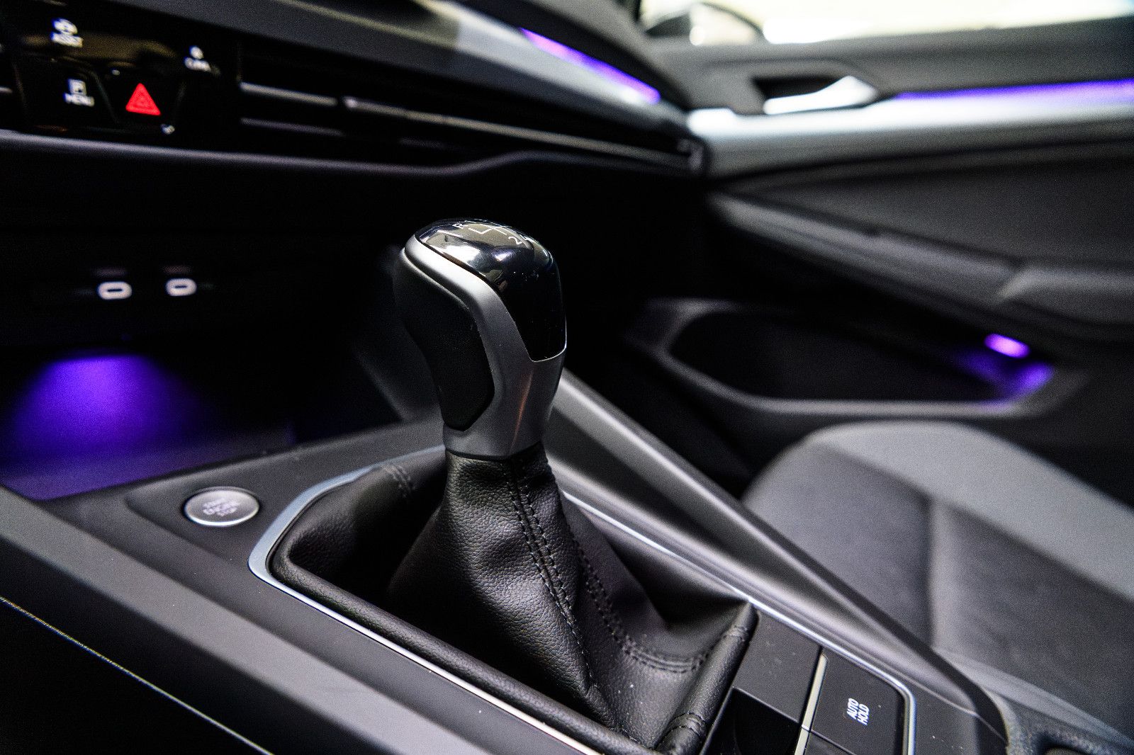 Fahrzeugabbildung Volkswagen Golf VIII Goal 1.5 TSI LED+APP+ACC+PDC+5 J.GAR.