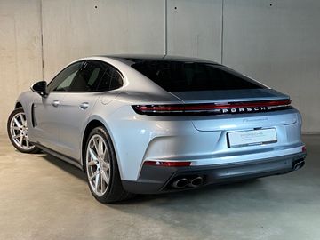 Porsche Panamera - 4