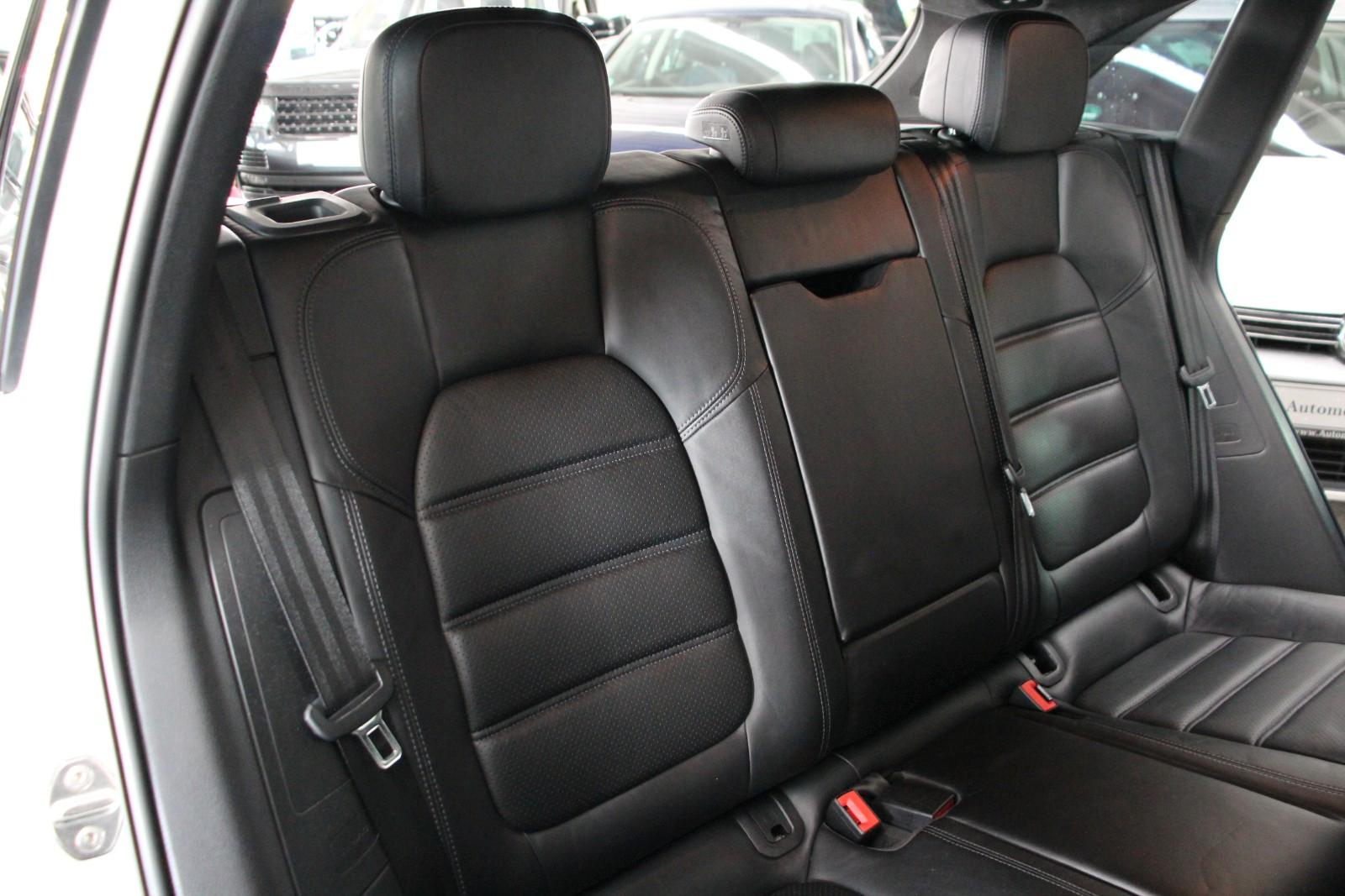Porsche Macan Turbo *BOSE/Pano/Sitzbelüftung*