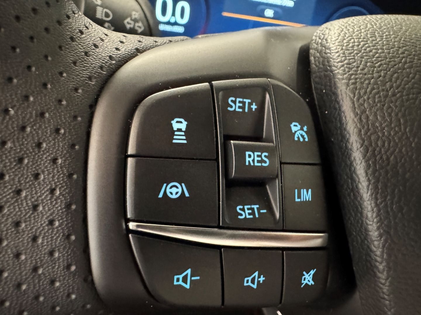 Fahrzeugabbildung Ford Focus Turnier ST-Line X B&O 18'' LED ACC Kamera