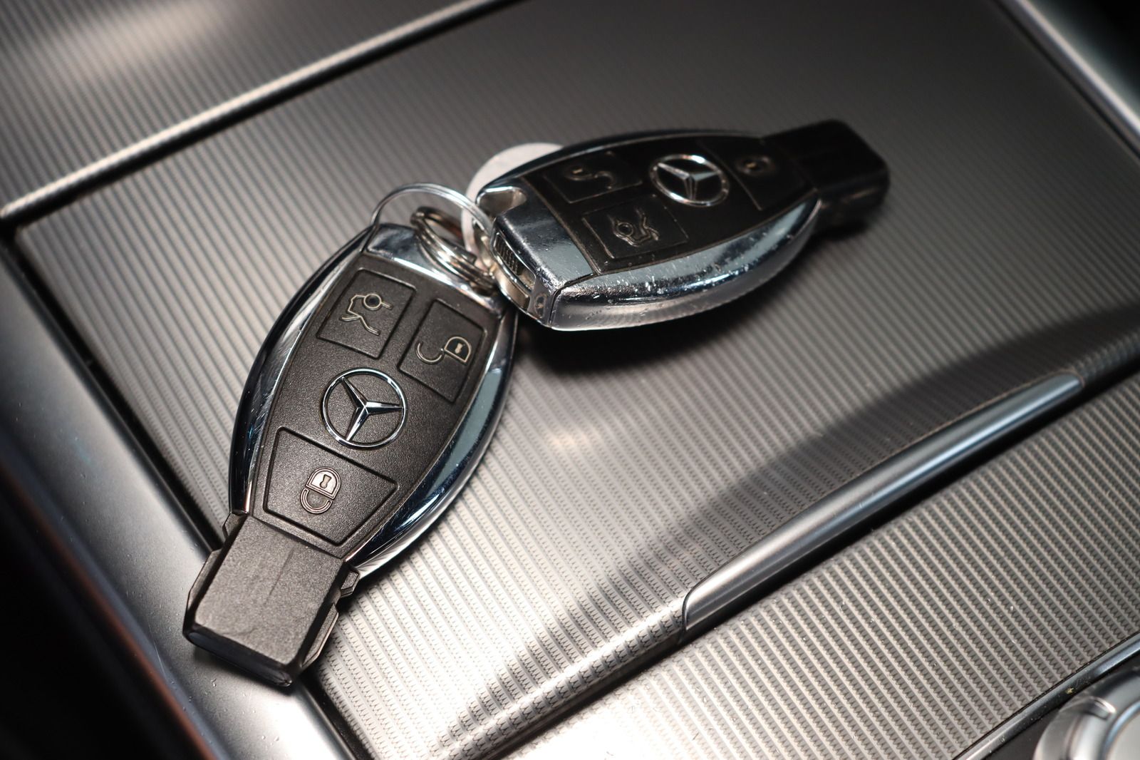 Fahrzeugabbildung Mercedes-Benz E 200 BlueTEC * LED * Navi * HU 03.2028 Avantgar
