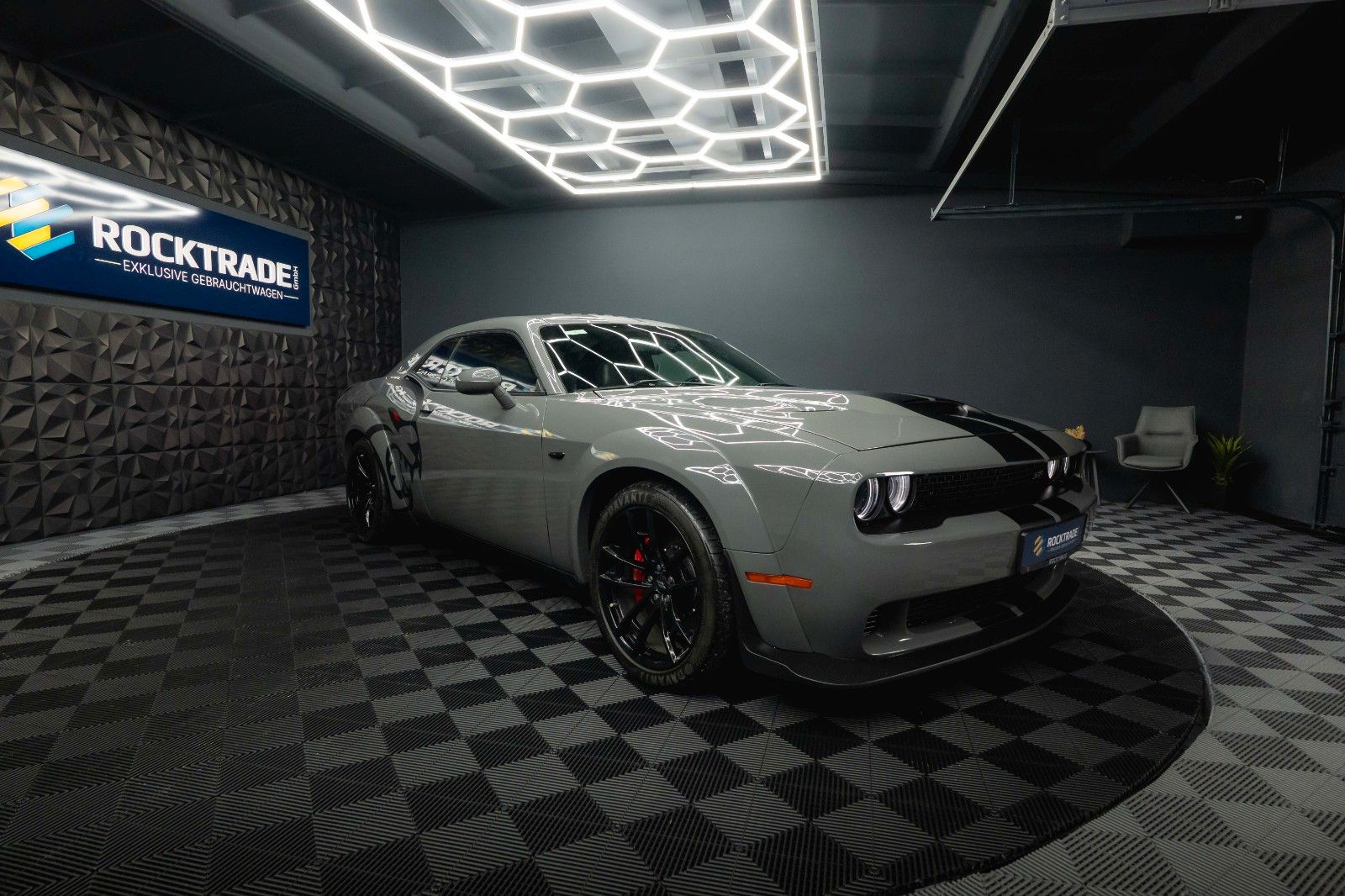 Fahrzeugabbildung Dodge Challenger 6.4 V8 SRT 392 R/T SCAT PACK WIDEBODY