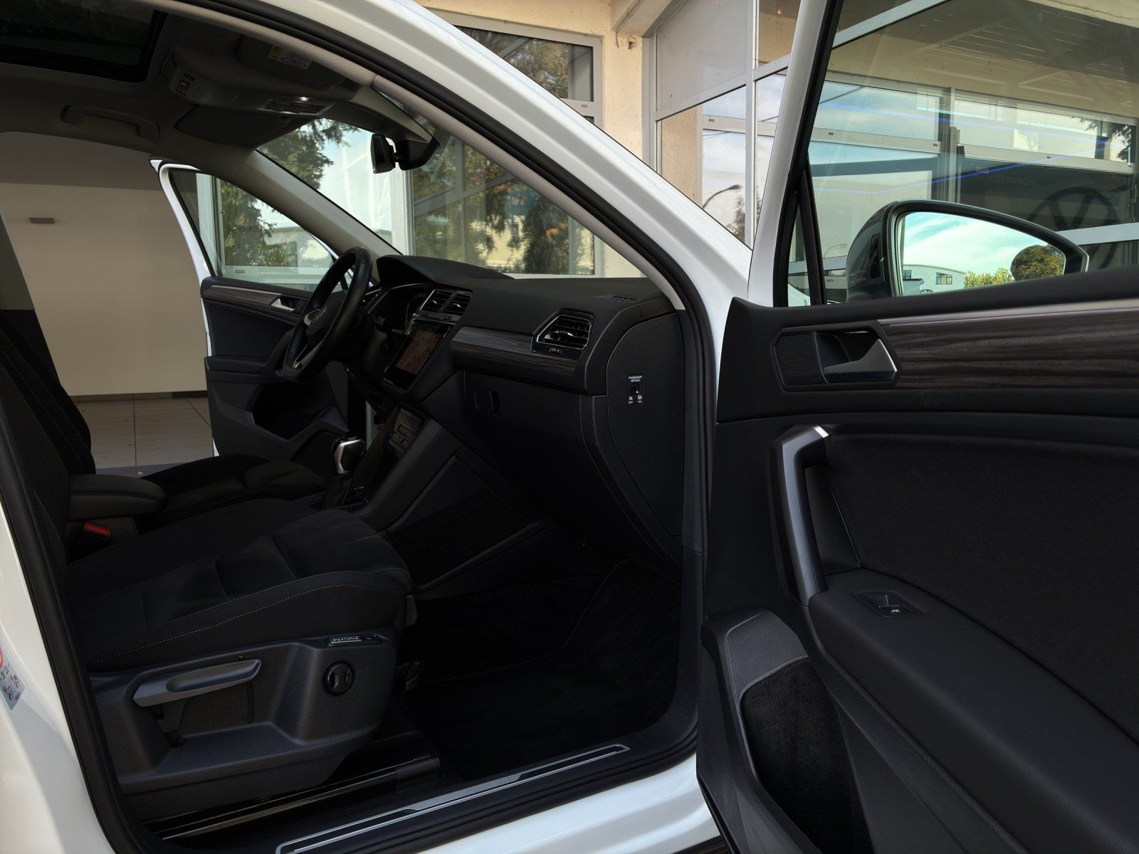 Fahrzeugabbildung Volkswagen Tiguan Allspace 2.0 TSI 4Motion Elegance 360,AHK