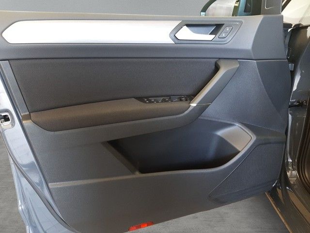 Fahrzeugabbildung Volkswagen Touran 4All 2.0TDI DSG Pano AHK 7-Sitzer Navi