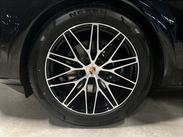 Porsche Cayenne - 12