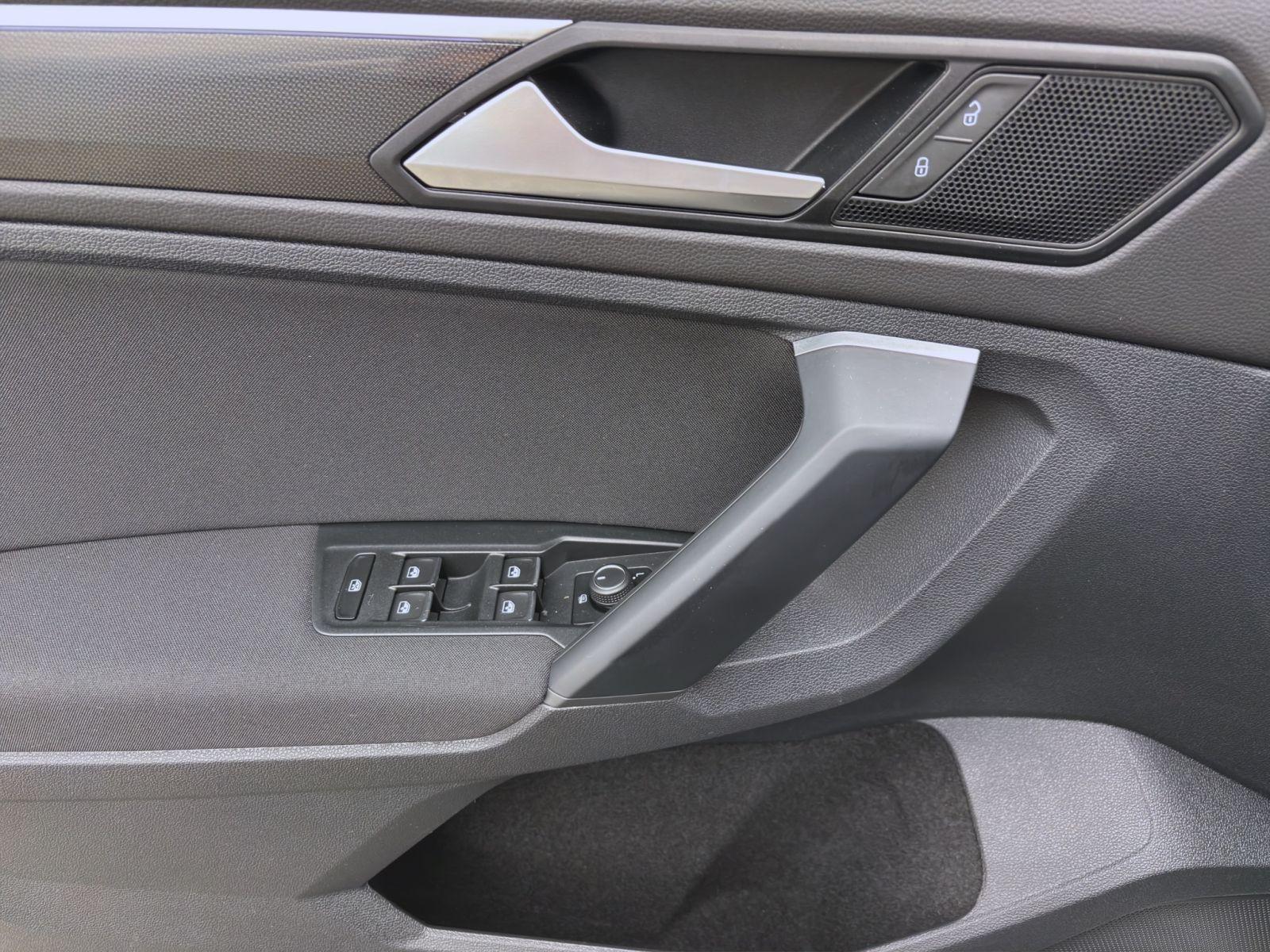 Volkswagen Tiguan 2.0 TDI DSG LIFE AHK KAMERA NAVI PDC