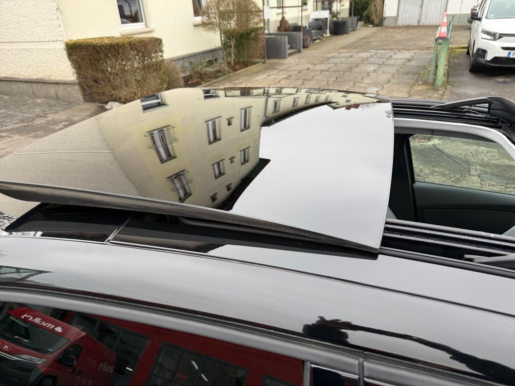 Fahrzeugabbildung Citroën C4 Benziner 130 MAX - Schiebedach/Winter Paket