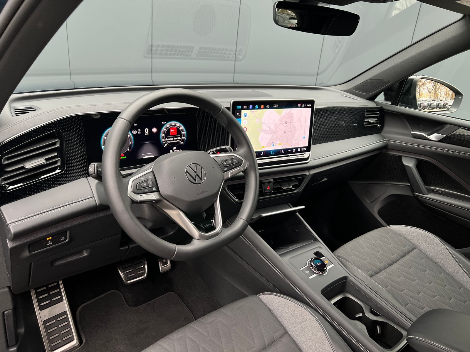 Fahrzeugabbildung Volkswagen Tiguan GOAL 1.5 eTSI DSG *AHK,LED,Kamera,LM'-18*