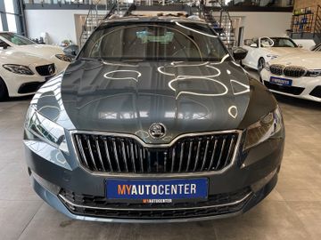 Skoda Superb Combi L&K *PANO*ACC*AHK*LEDER*NAVI*BI-XEN