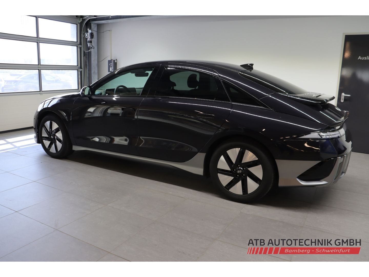 Fahrzeugabbildung Hyundai IONIQ 6 UNIQ 77,4 kWh 4WD 96,8% SOH HUD Navi
