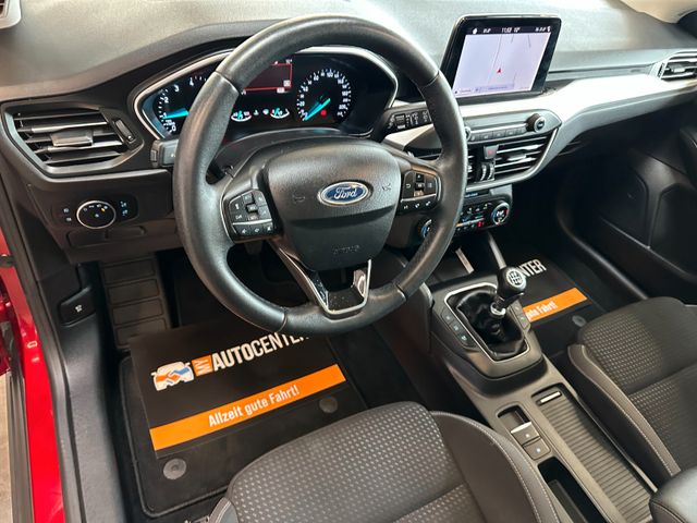 MYAUTOCENTER – Gebraucht- und Jahreswagen mit Werkstattservice in Pfaffenhofen Ford Focus Lim. *Pano*Kamera*AHK*LED*