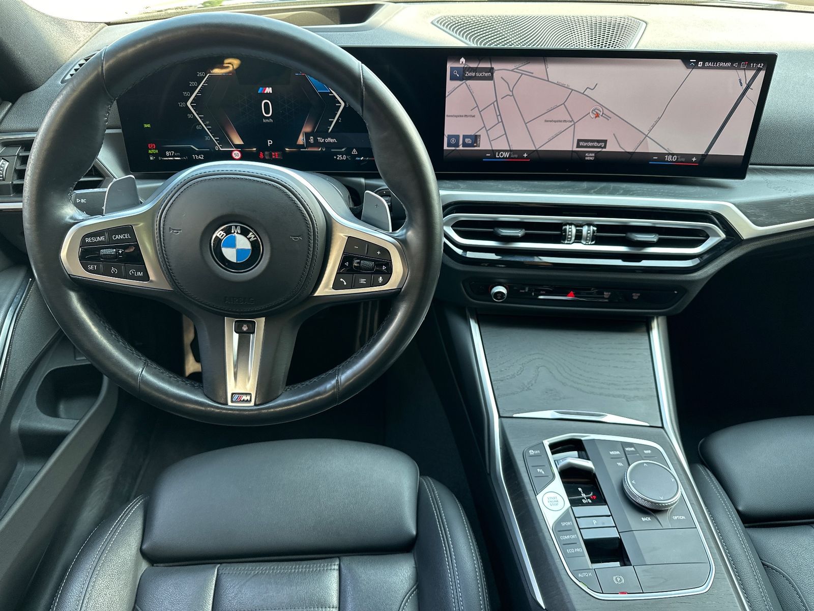 Fahrzeugabbildung BMW 320d Touring M-Sport NAV+LED+PANO+SHZ+PDC+DAB