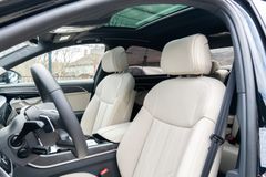 Audi A8 – 12 / 30