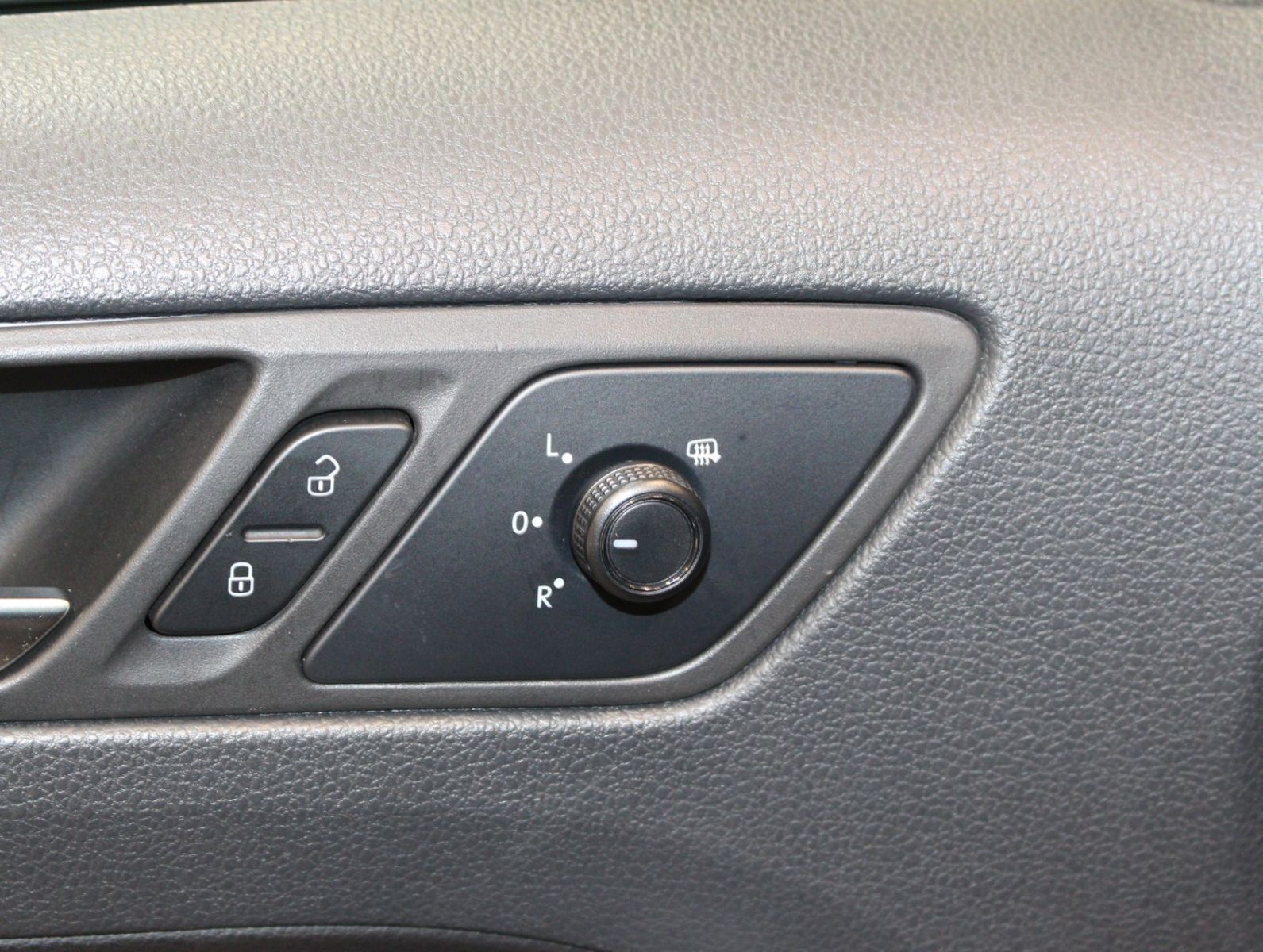 Fahrzeugabbildung Volkswagen Jetta 2.0 TSI DSG Highline