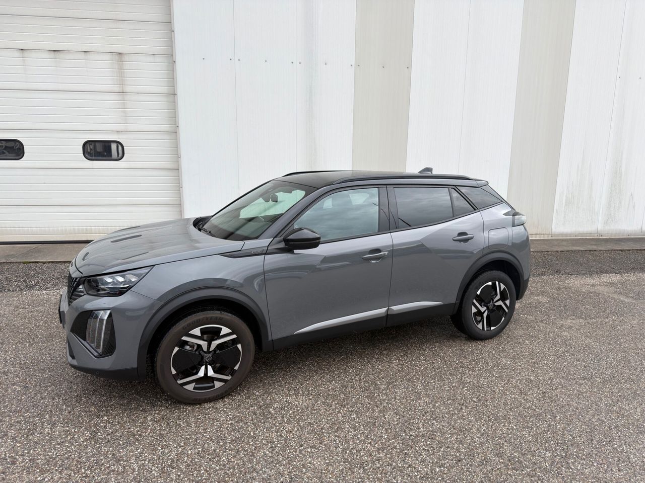 Peugeot 2008 PureTech 130 S&S EAT8 GT imagem 2