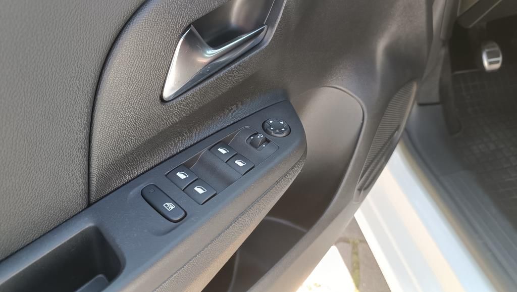 Autohaus Zimpel & Franke -  Opel CORSA GS Line 1.2 DI Turbo 74 kW 100PS DAB+LED+ - Bild 11