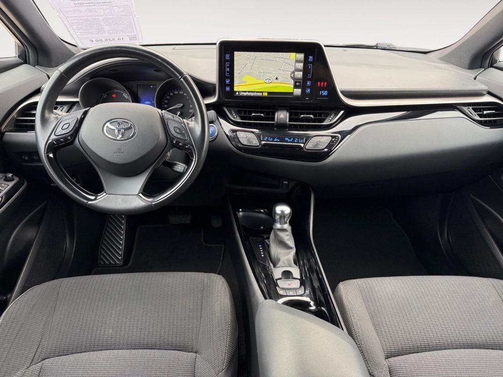 Fahrzeugabbildung Toyota C-HR Hybrid Club