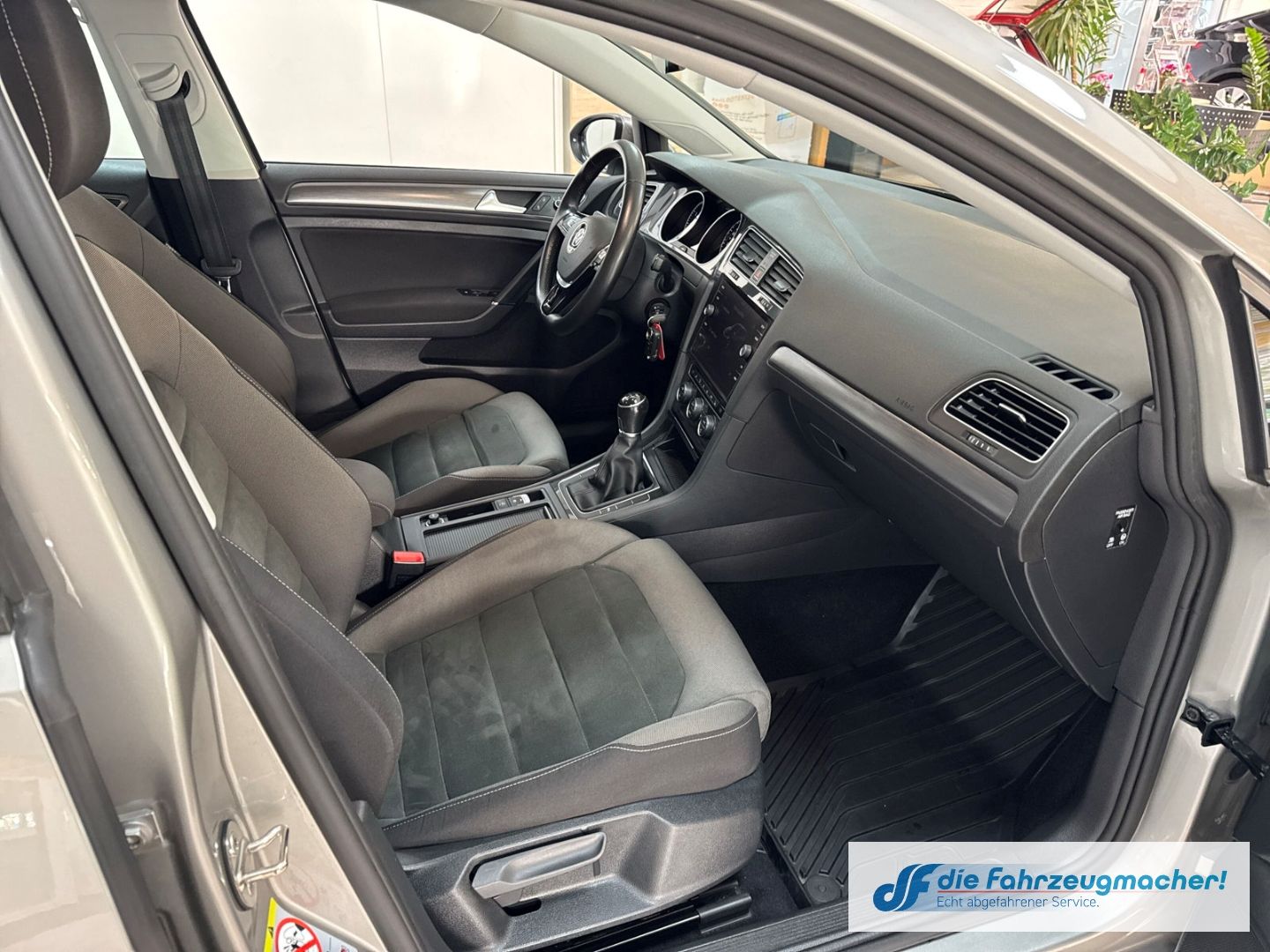 Fahrzeugabbildung Volkswagen Golf VII Variant Comfortline BMT Start-Stopp Mas