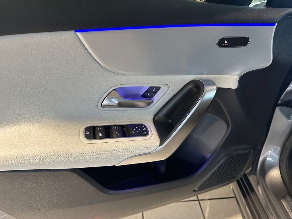 Fahrzeugabbildung Mercedes-Benz A 180 AMG Night ACC Multibeam SHZ Ambie. Sport