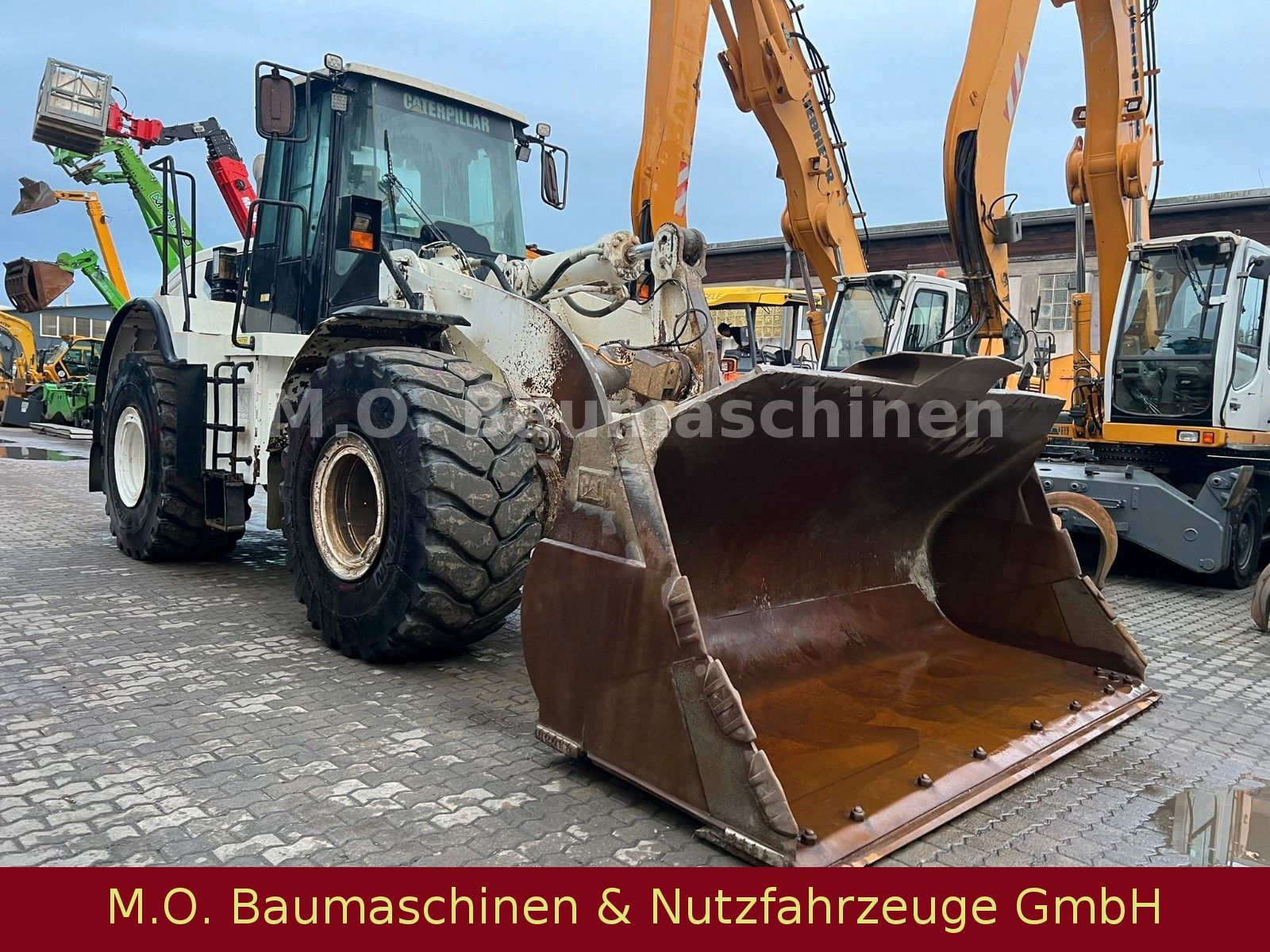 Fahrzeugabbildung CAT 966 H / AC / ZSA / Waage / Half Steering