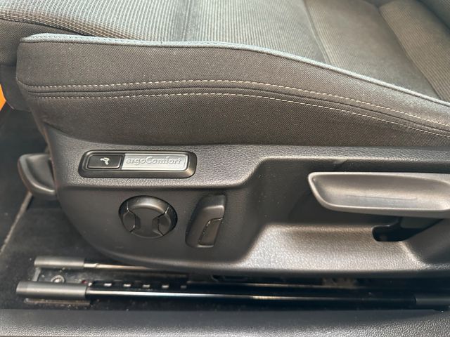 Volkswagen Passat Variant *Massage*Keyless*Tempo*Navi*