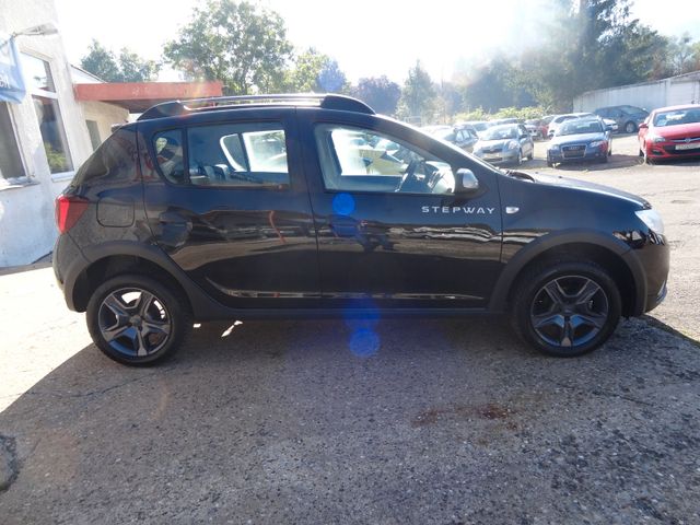 Fahrzeugabbildung Dacia Sandero II Stepway Celebration/1.Hd/Kamera