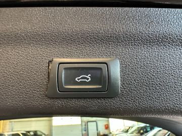 Audi A6 Avant 40 TDI quattro design *1Hand*