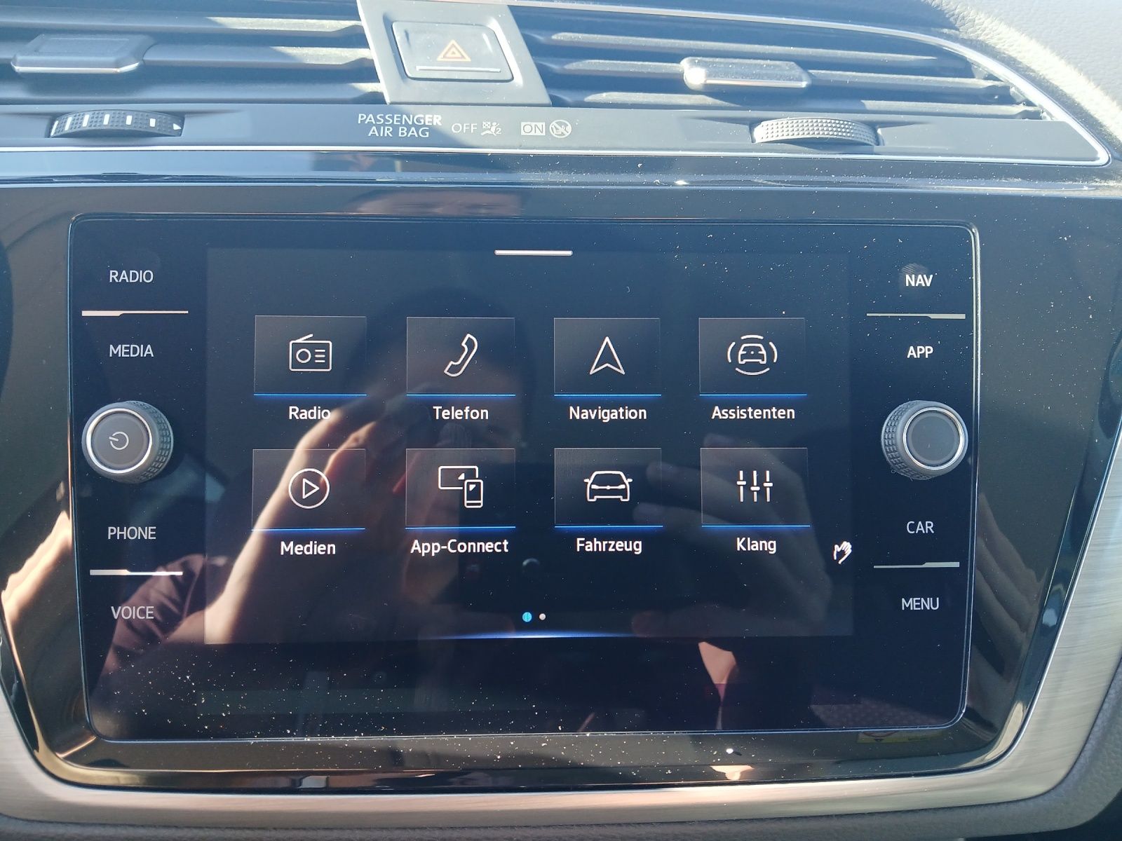Fahrzeugabbildung Volkswagen Touran TSI Comfortline 7-Si Navi AID ACC PDC SH
