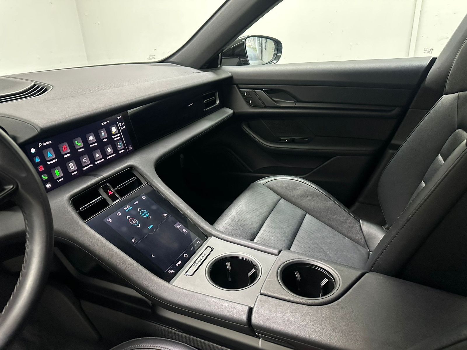 Fahrzeugabbildung Porsche Taycan  *LED*KLIMA*NAVI*SH*