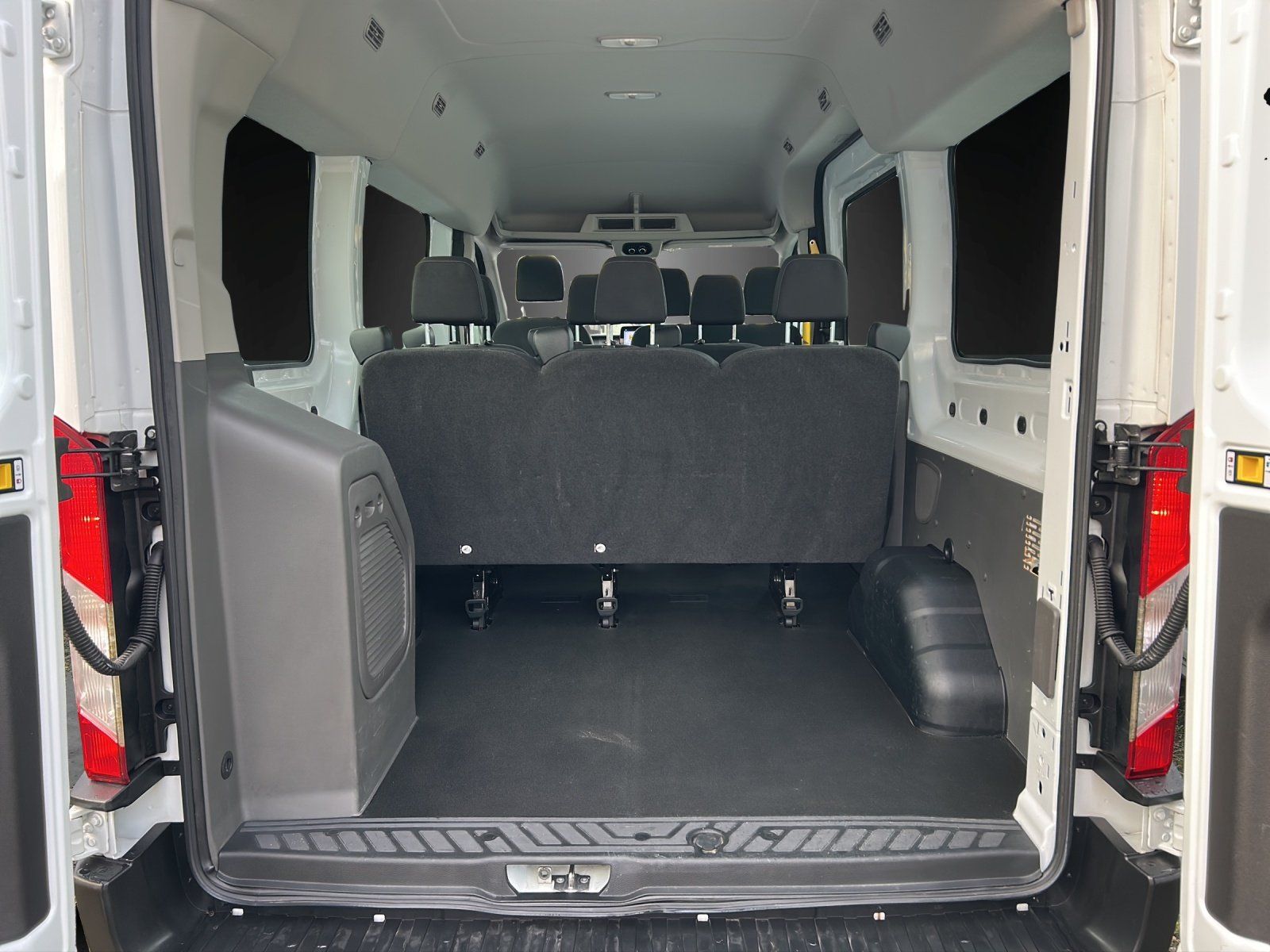 Fahrzeugabbildung Ford Transit 350 L2H2 VA Trend