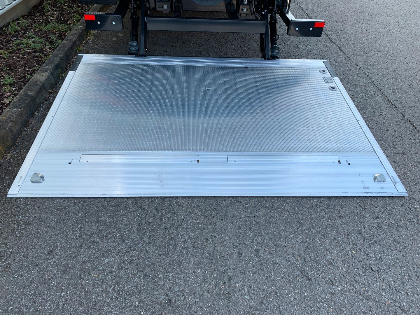 Fahrzeugabbildung DAF FA XB 290 16t Curtainsider