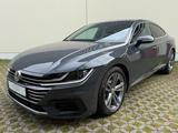 Volkswagen Arteon 2.0 TSI DSG 2xR-Line ACC LED Navi - VW Arteon Gebrauchtwagen in München