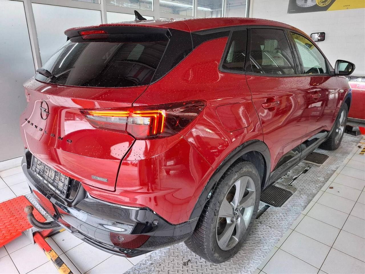 Fahrzeugabbildung Opel Grandland (X) 1.6T GS SPORT HYBRID NAVI/LED/AHK