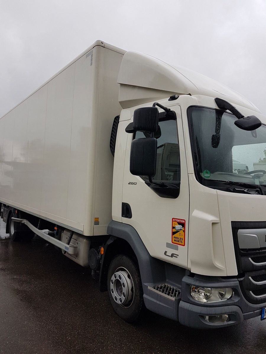 Fahrzeugabbildung DAF LF 260 FA 12t Koffer