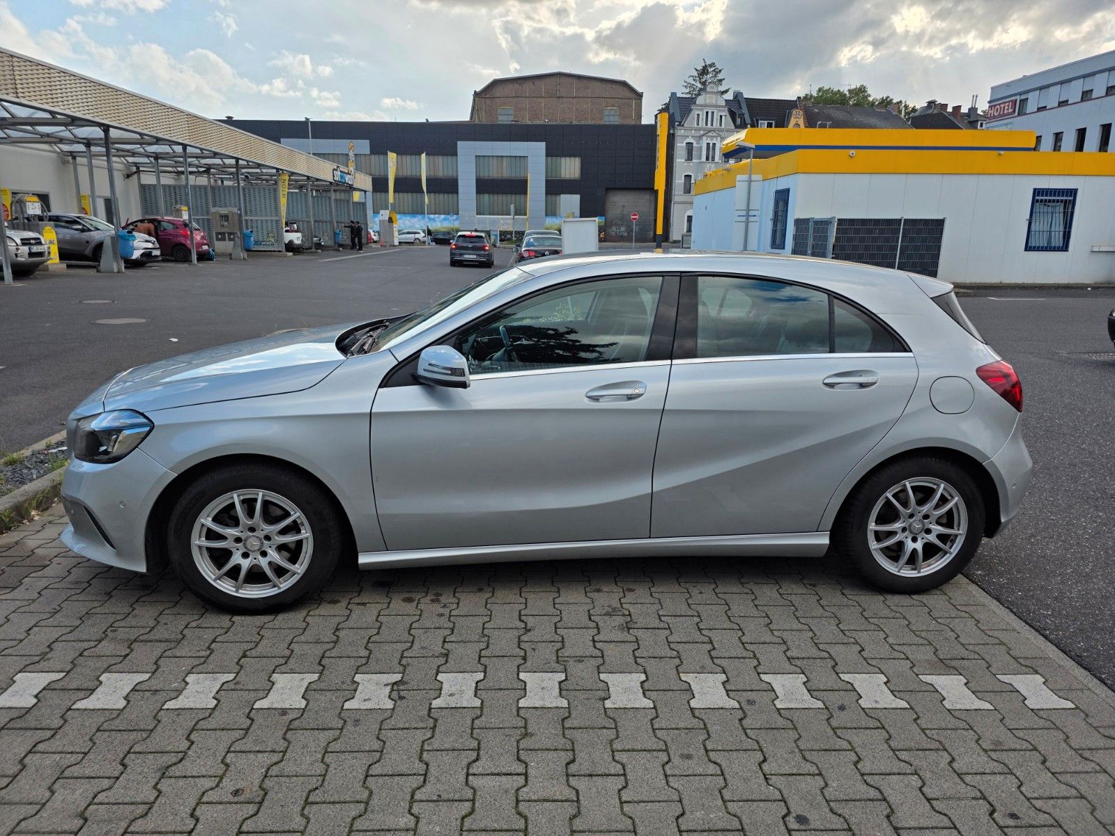 MERCEDES-BENZ A 200d 7G-Automatikgetriebe