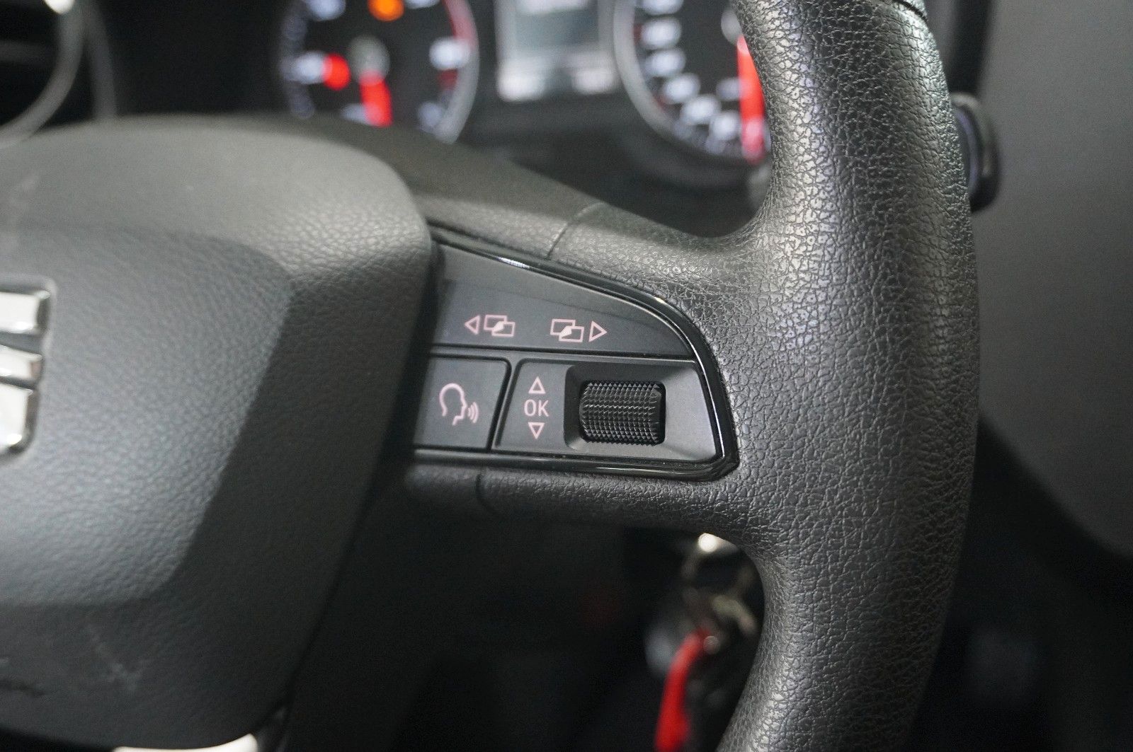 Fahrzeugabbildung SEAT Ibiza 1.4 TDI STYLE 5-TÜR NAVI/TEMP./PDC/NEBEL