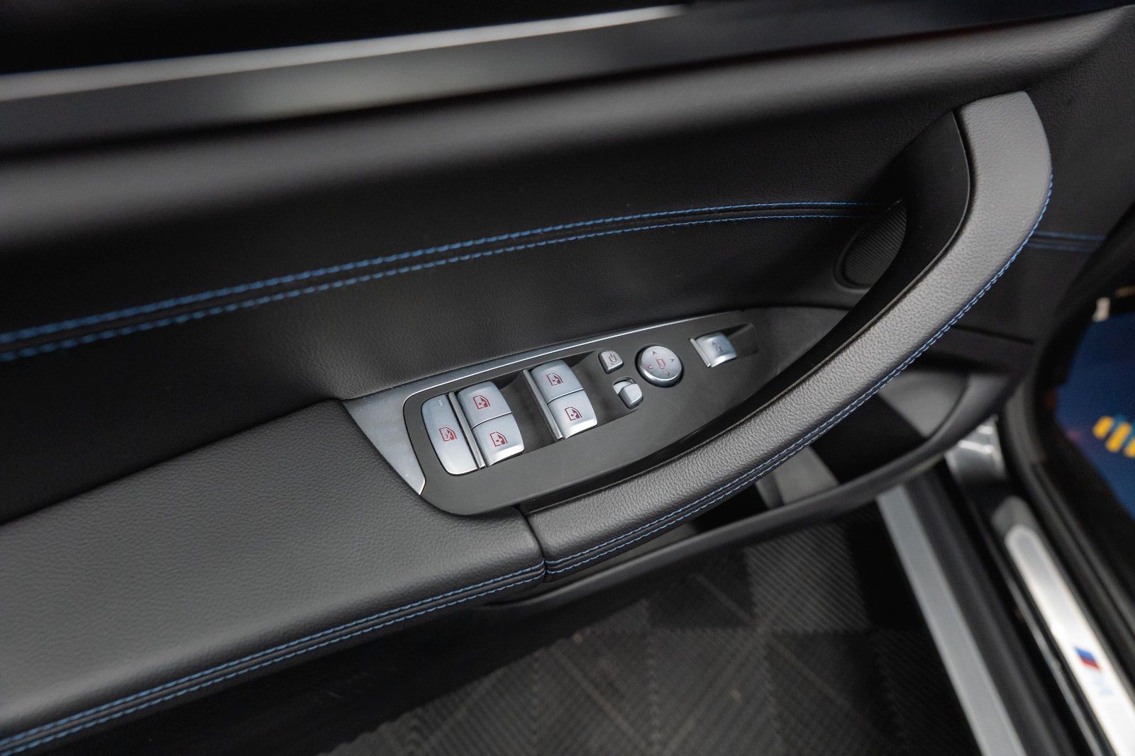 Fahrzeugabbildung BMW X4 xDrive 20d M Sport X Shadow Line *ACC*LED*DAB