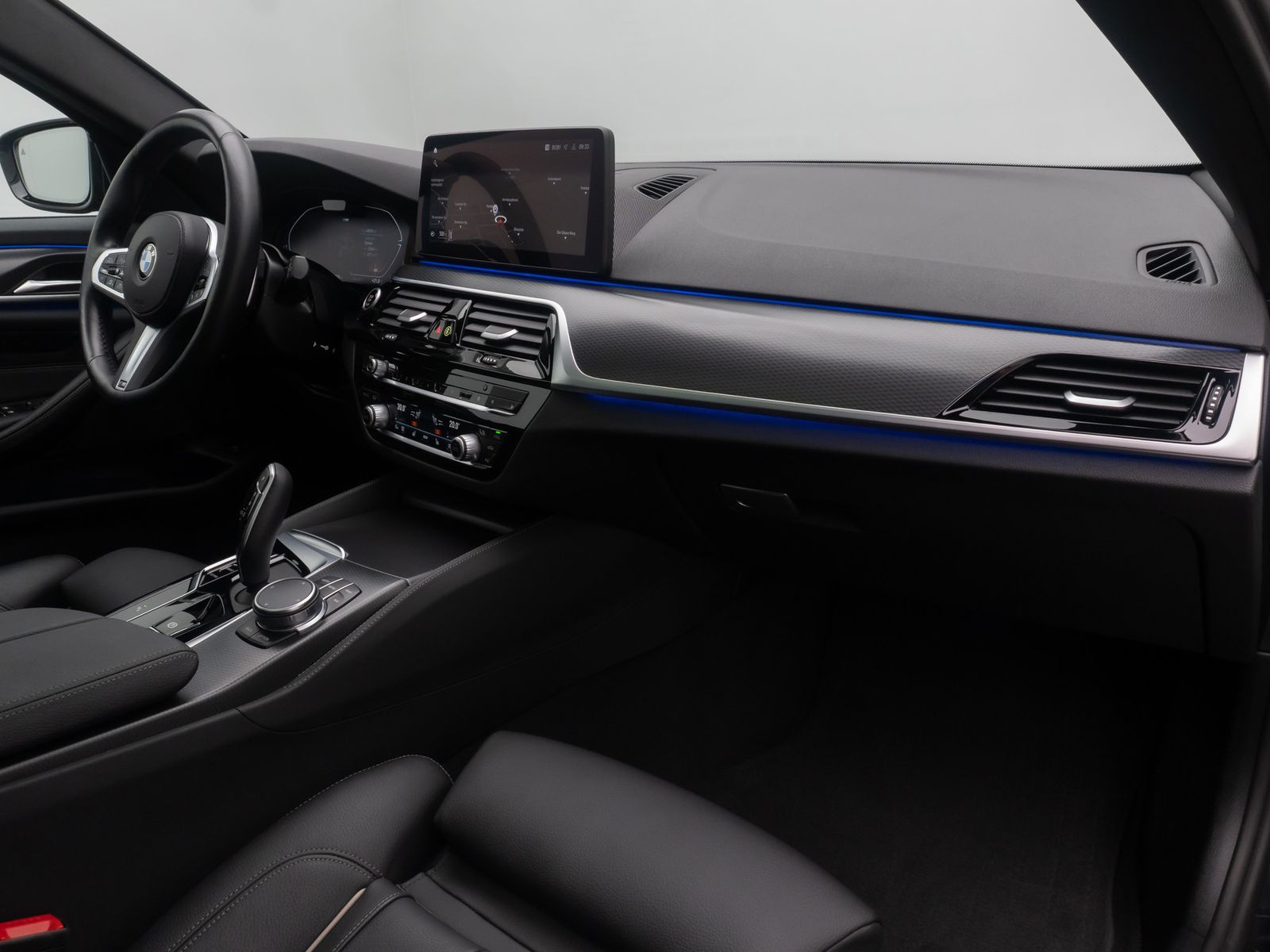 Fahrzeugabbildung BMW 530d M Sport HUD Panorama DAB Kamera HiFi 19Zoll