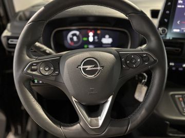 Fotografie des Opel Combo Electric Combo e-Life XL Ultimate