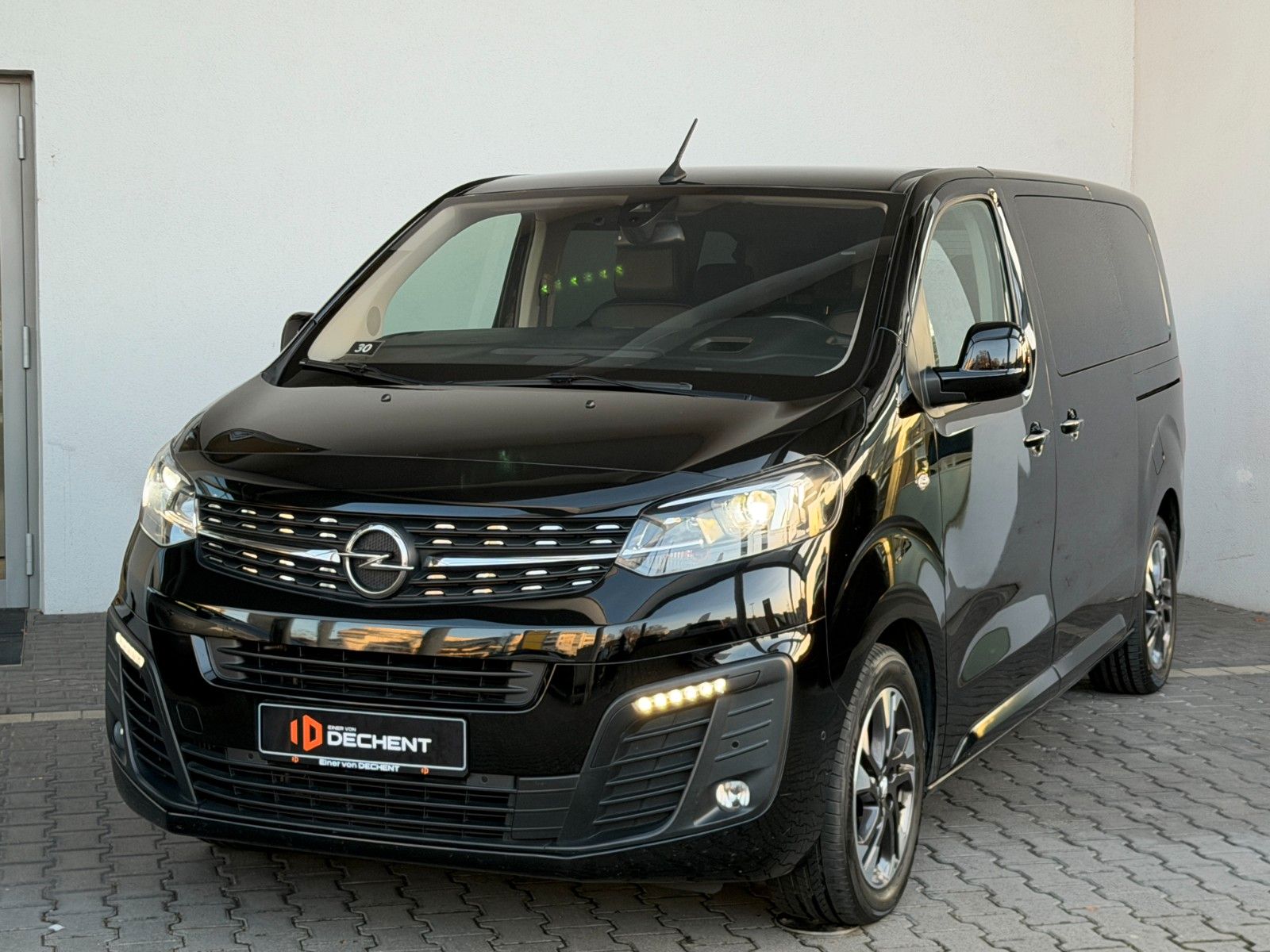 Fahrzeugabbildung Opel Zafira Life Elegance M AHK/Standheizung/8-Sitze!