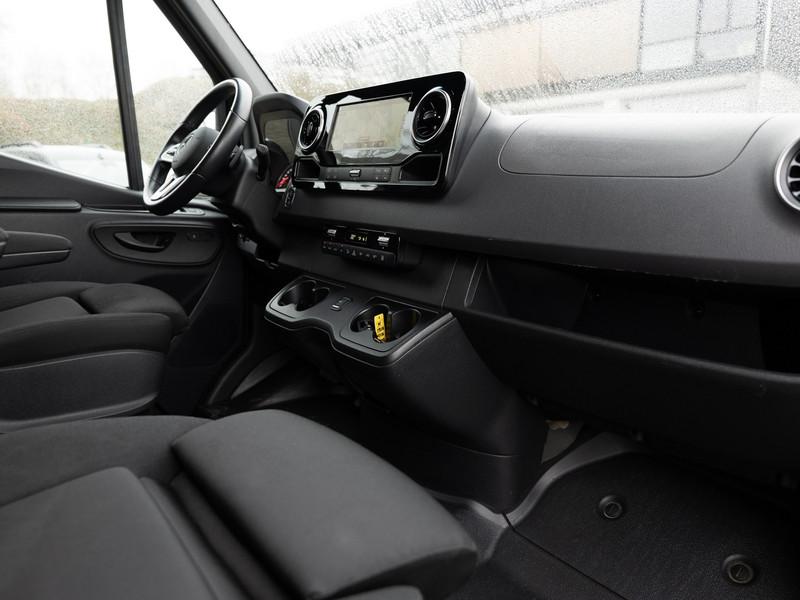Mercedes-Benz SPRINTER 319 Tourer/L2H2/DKlima/AHK/360°/Standh