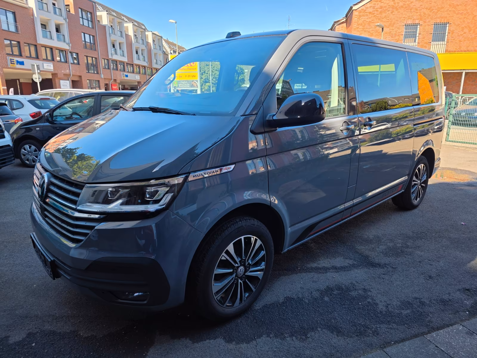 Volkswagen T6.1 Multivan Edition 2xSchiebetür-7-Sitzer-LED