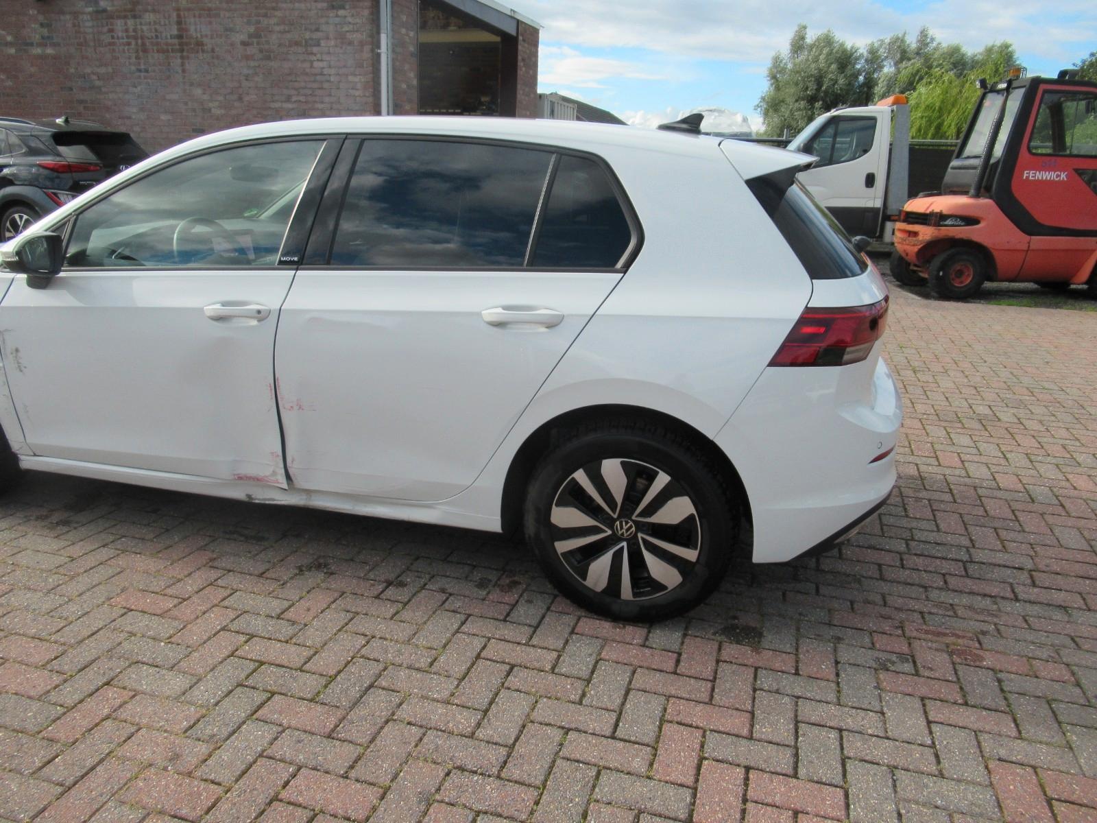 Volkswagen Golf VIII Lim. Move eTSI *AHK*KAMERA*LMR*